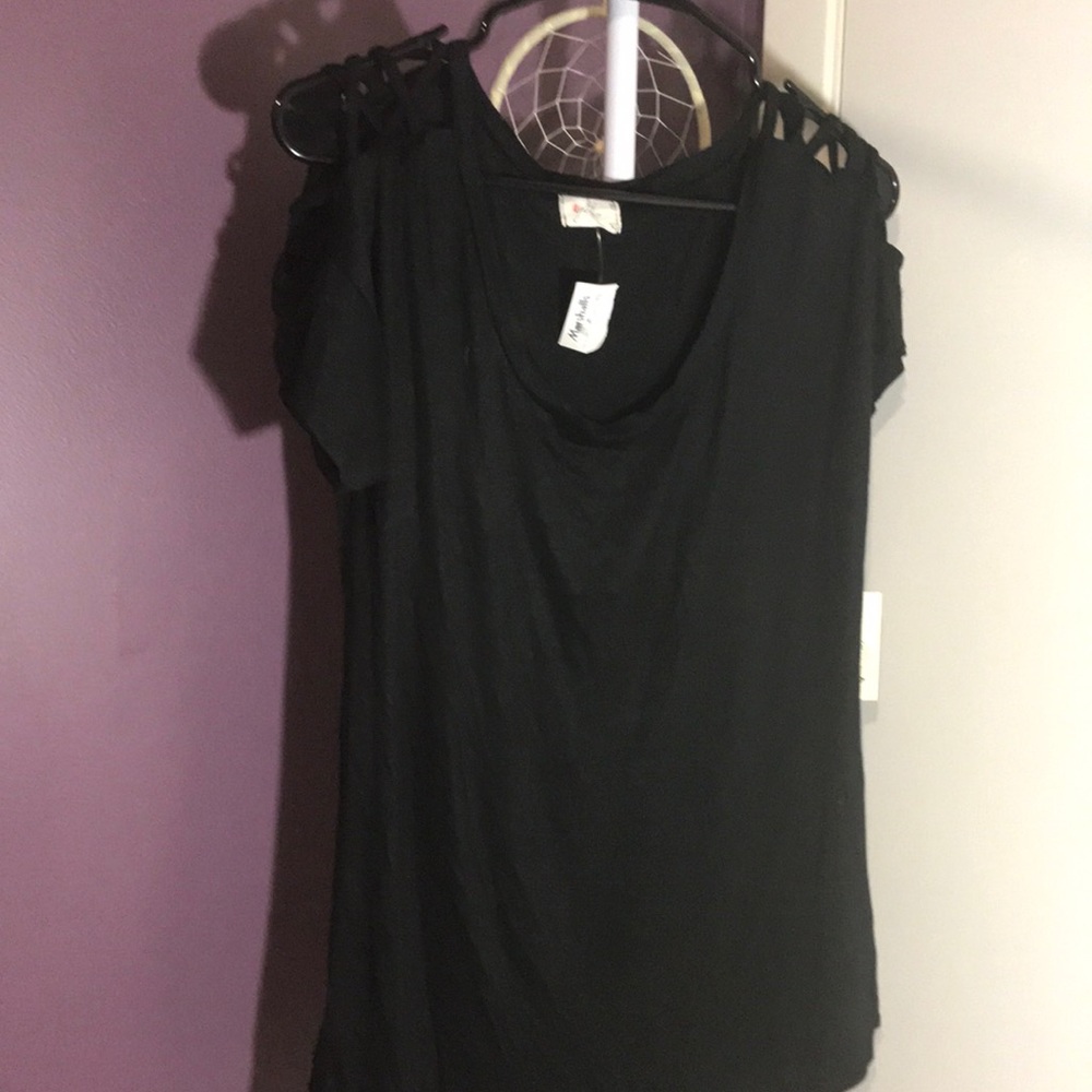 Short sleeves back top! New!